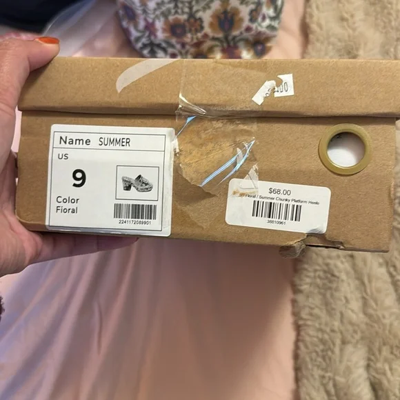 metallic floral platform heels - Picture 5 of 5